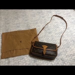 Authentic Louis Vuitton crossbody.